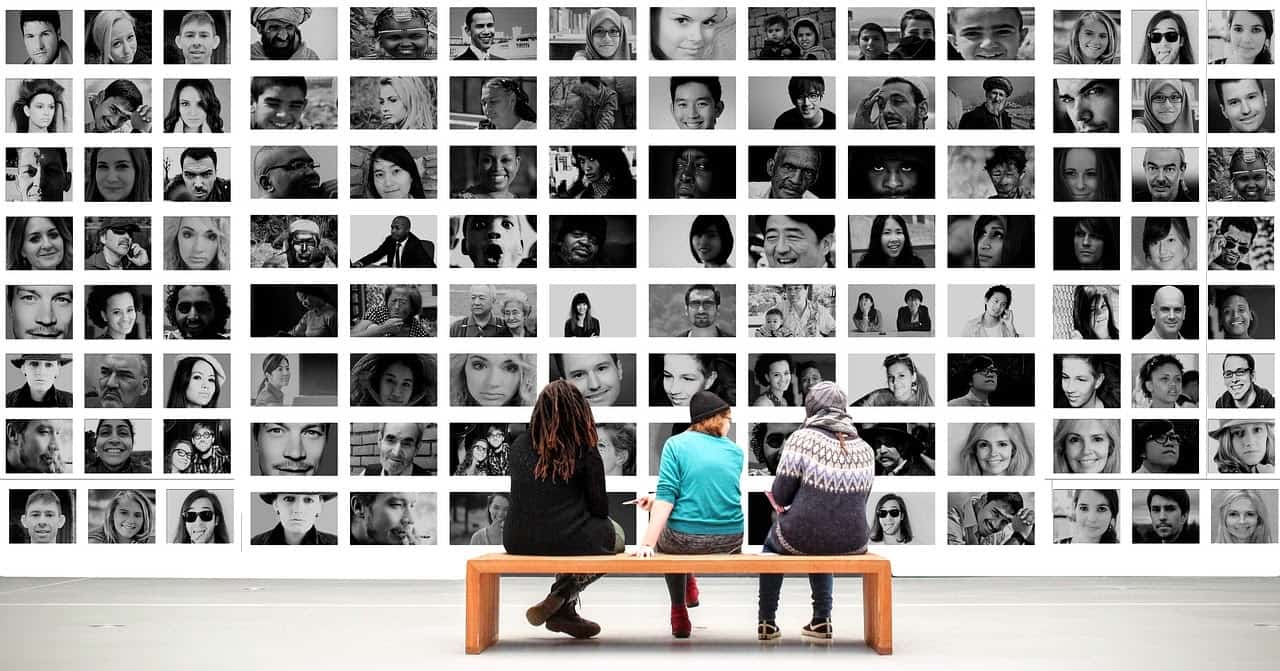 15 Best WordPress Photo Gallery Plugins (Free and Premium) Image gallery of people