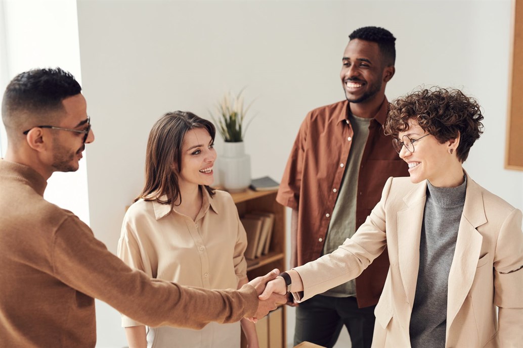 How To Successfully Negotiate With Clients: 10 Tips for Beginners Know your client