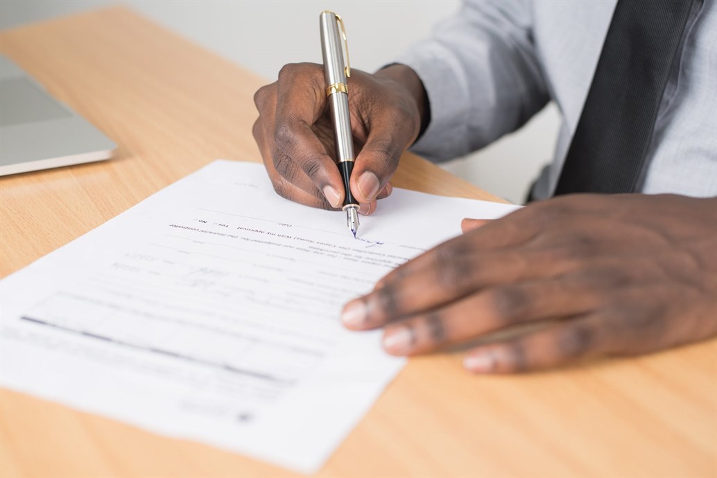 How To Successfully Negotiate With Clients: 10 Tips for Beginners Written Contract