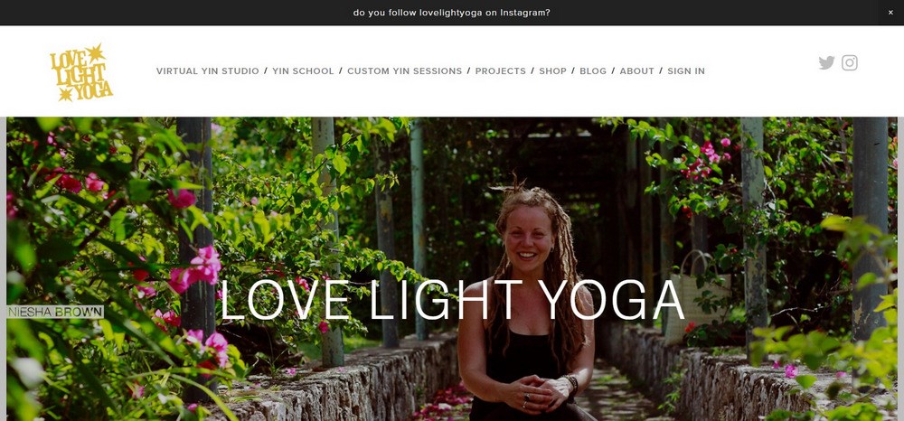 14 Best Yoga Websites: Web Design Inspirations for Studios and Teachers Love Light Yoga website